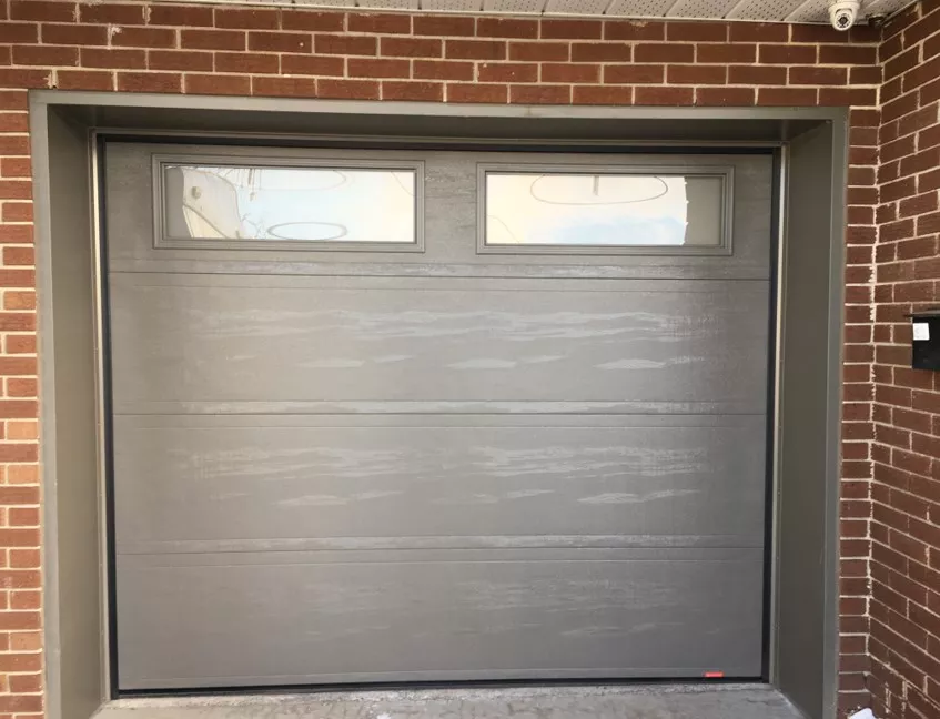Salle de montre | Porte garage Moderno