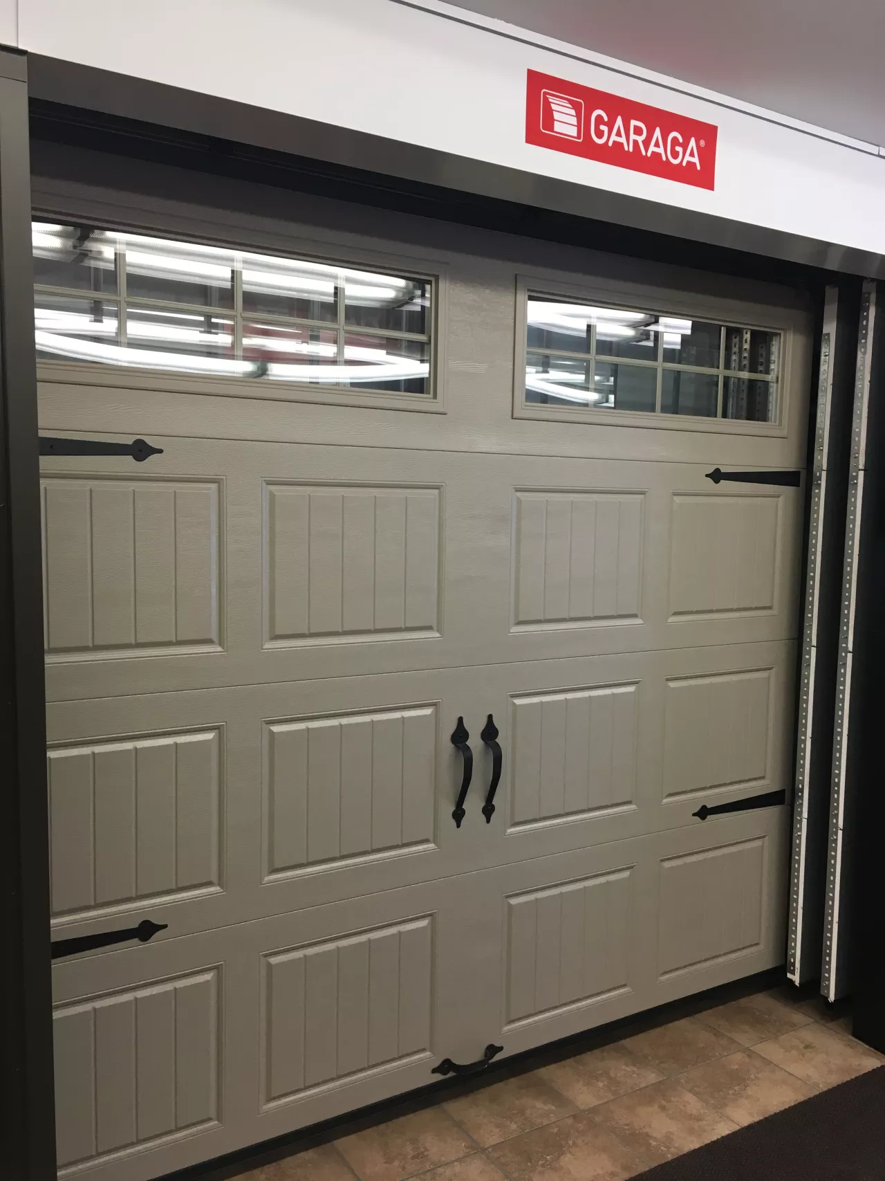Salle de montre | Porte garage North Hatley