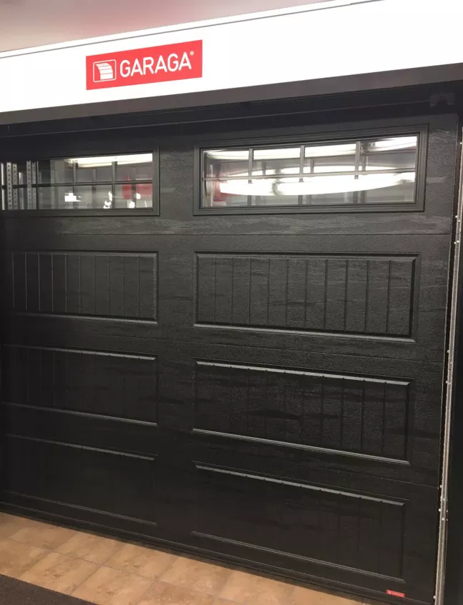 Salle de montre | Porte garage Classique North Hatley LP